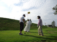 アフリカからきた研修員とパークゴルフを楽しみました。
