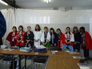 日本文化体験：はんてんを羽織っての記念撮影