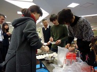 「エンジョイウィンター＆日本文化体験～餅つき～」を開催しました。